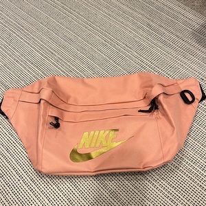 Nike tech bag basically a larger Fanny pack. New without tags.